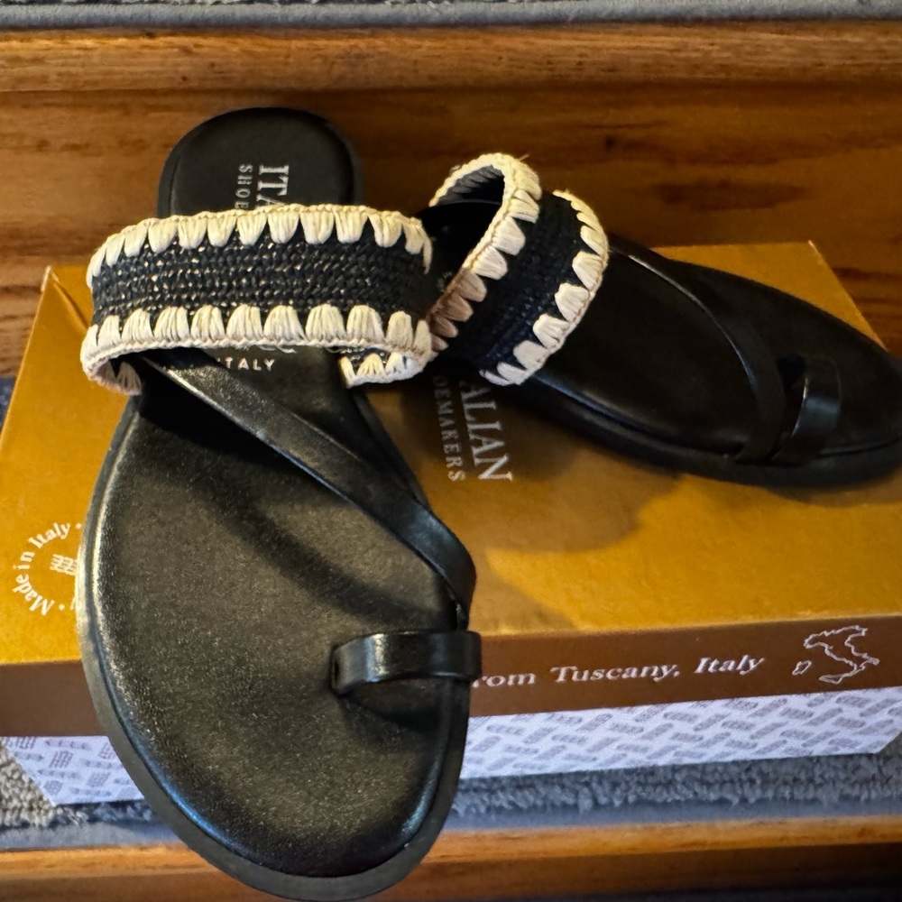 Italian Shoemakers Black and Cream Sandals
